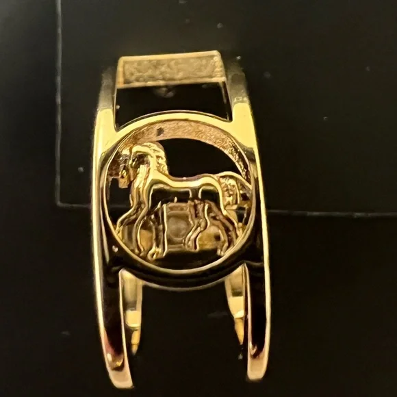 Coach Gold Horse & Carriage Earrings NWT - Picture 3 of 7